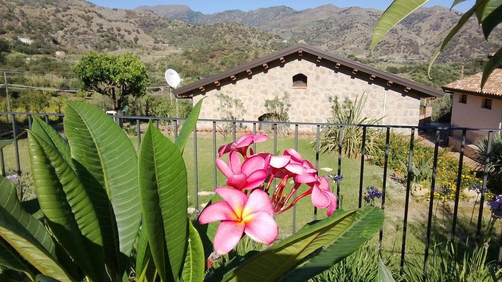 Taormina Villa Ibiscus Alcantara Гаджи Номер фото